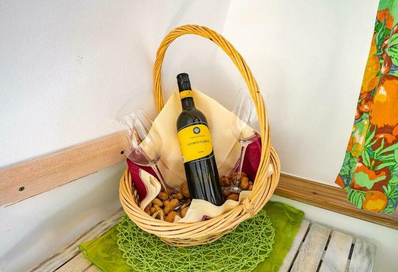 Sviitti, Slovenian Traditional Guest House