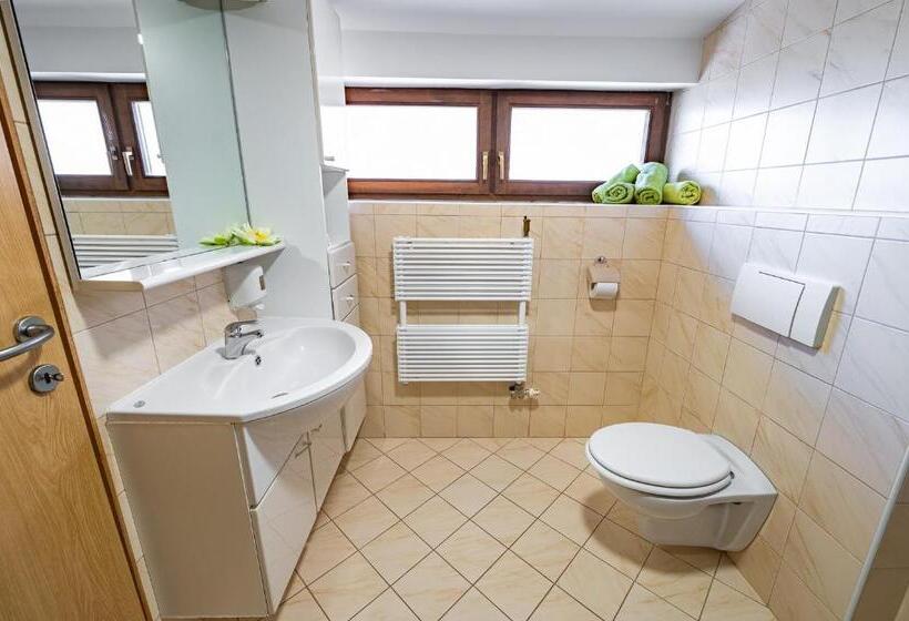 Sviitti, Slovenian Traditional Guest House