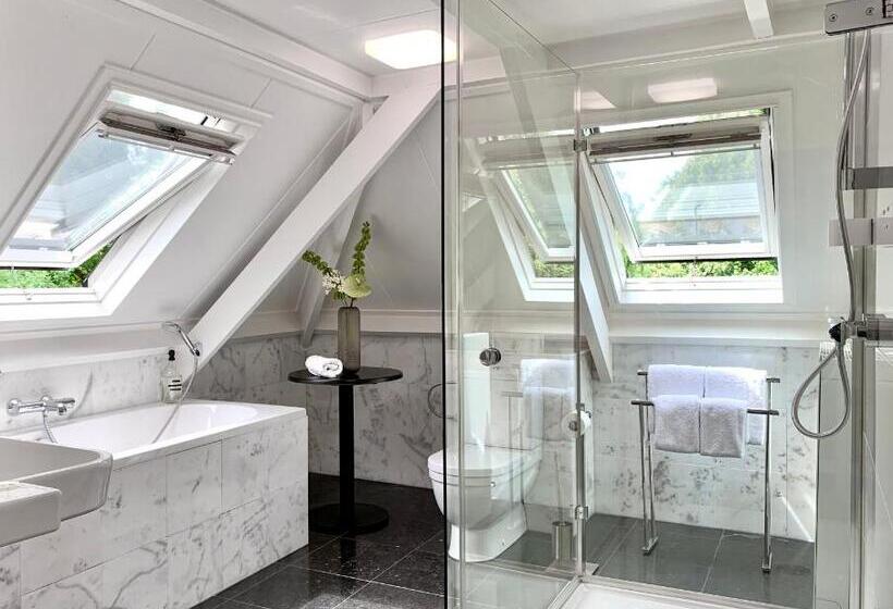 جناح, Boutique Hotel Villa Trompenberg