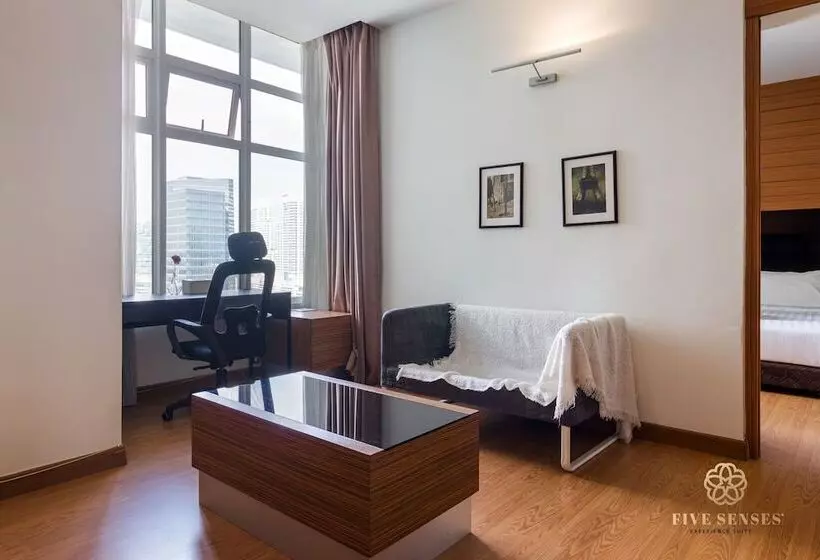 سوییت, Dua Sentral Kuala Lumpur, Roam