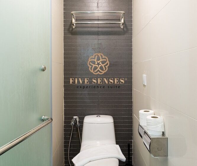 스탠다드 스튜디오, Dua Sentral Kuala Lumpur, Roam