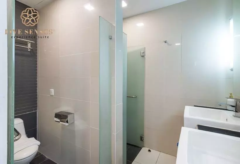 استودیوی استاندارد, Dua Sentral Kuala Lumpur, Roam