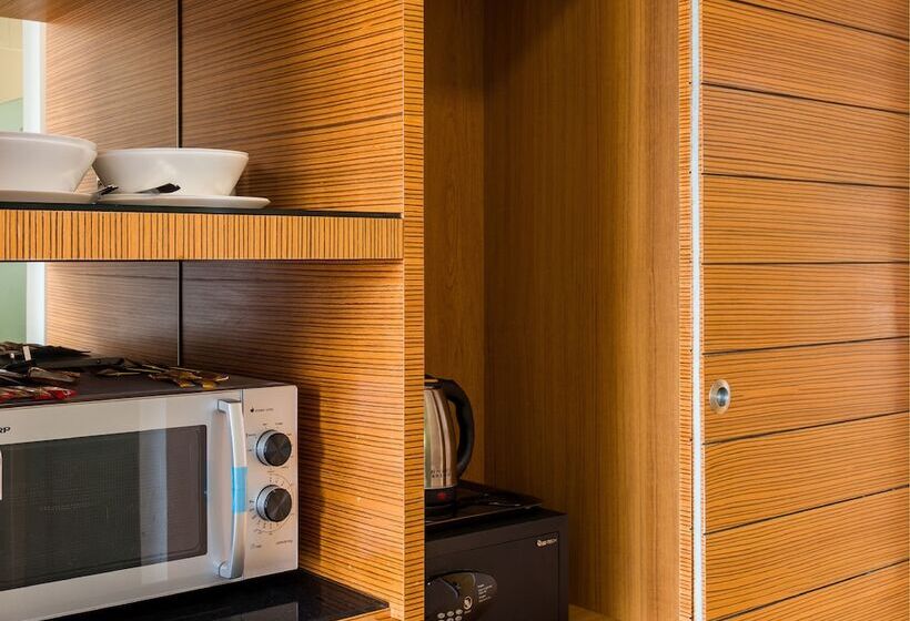 스탠다드 스튜디오, Dua Sentral Kuala Lumpur, Roam