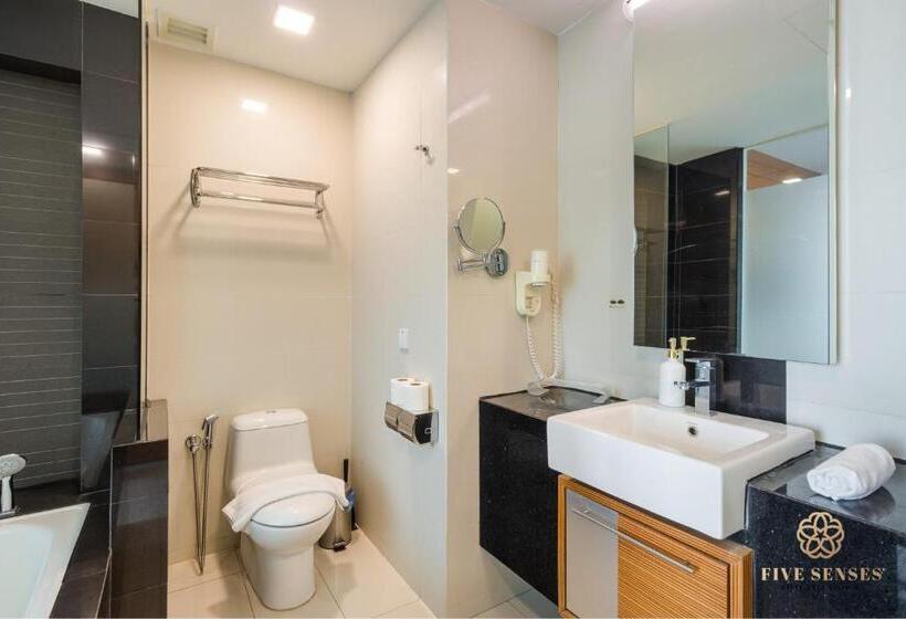 스위트, Dua Sentral Kuala Lumpur, Roam