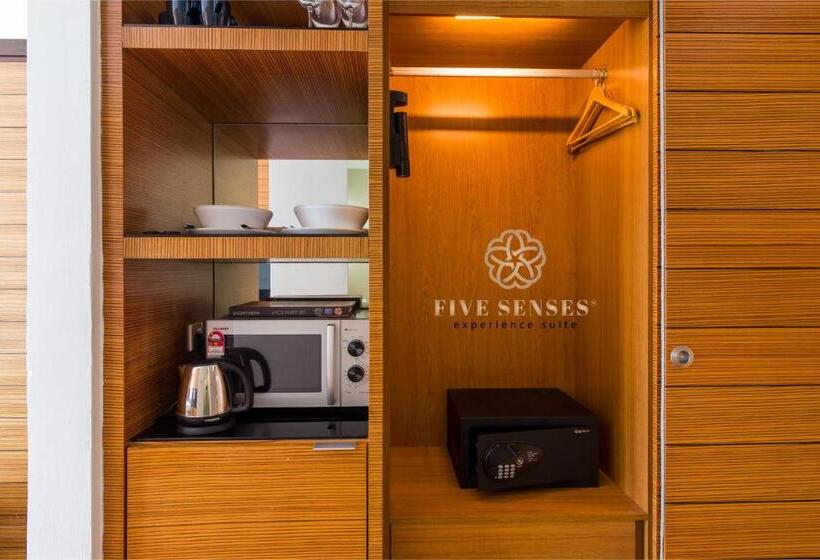 디럭스 룸 킹사이즈 침대, Dua Sentral Kuala Lumpur, Roam