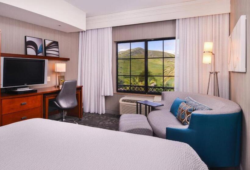 غرفة قياسية سرير كينج, Courtyard By Marriott San Luis Obispo