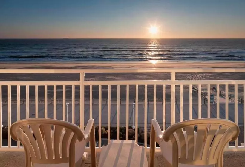 キングサイズベッドのスイートルーム, Courtyard Virginia Beach Oceanfront/north 37th Street