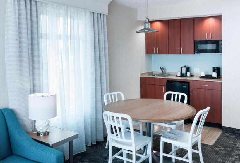 带大床的套房, Courtyard Virginia Beach Oceanfront/north 37th Street