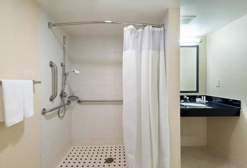 スタンダードルーム, Fairfield Inn & Suites Louisville Downtown