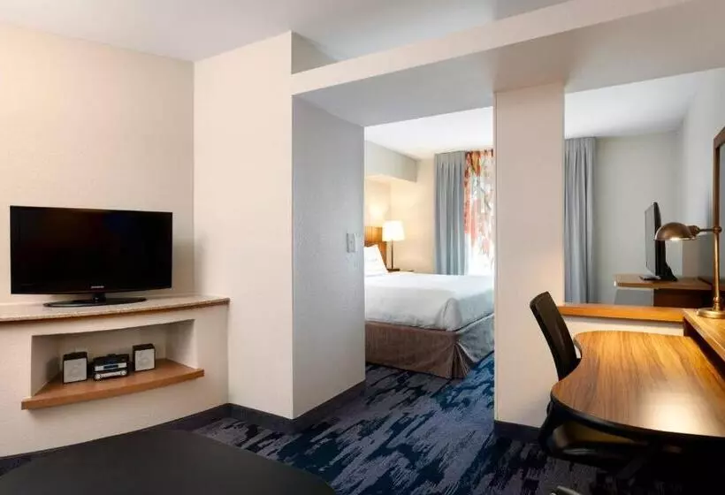 キングサイドベッドのスタンダードワンルーム, Fairfield Inn & Suites Savannah Airport