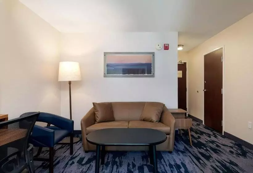 キングサイドベッドのスタンダードワンルーム, Fairfield Inn & Suites Savannah Airport