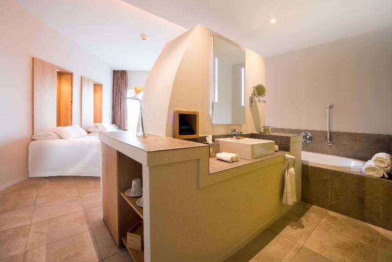 标准间, Higueron Hotel Malaga, Curio Collection By Hilton