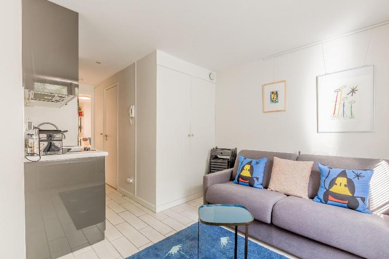 带大床的套房, Higueron Hotel Malaga, Curio Collection By Hilton