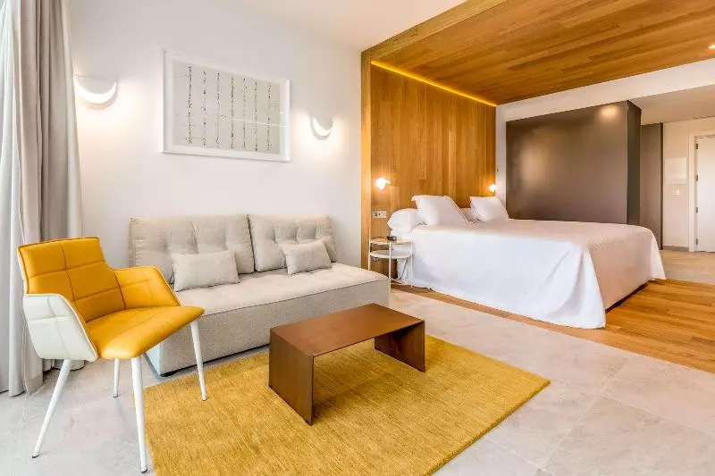 海の見えるプレミアムスイート, Higueron Hotel Malaga, Curio Collection By Hilton