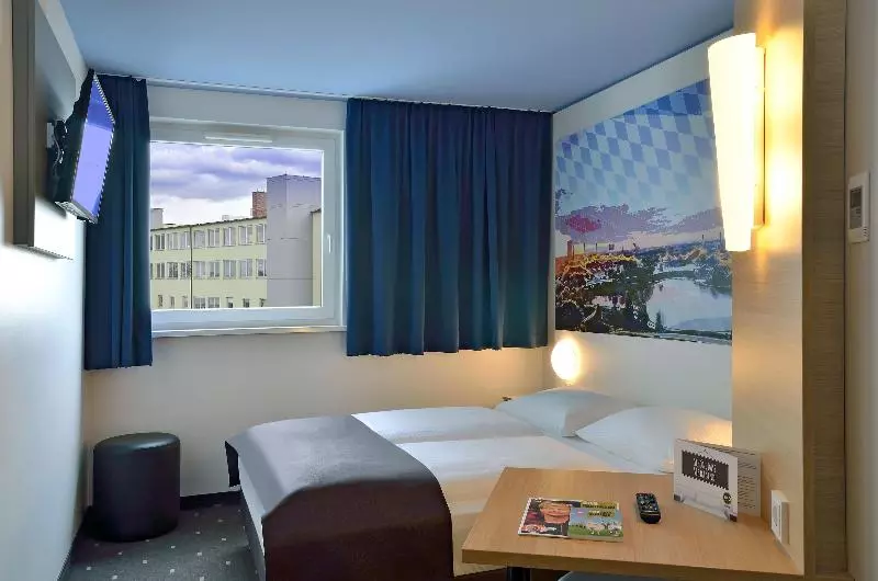 オーシャンビュースタンダードルーム, Higueron Hotel Malaga, Curio Collection By Hilton