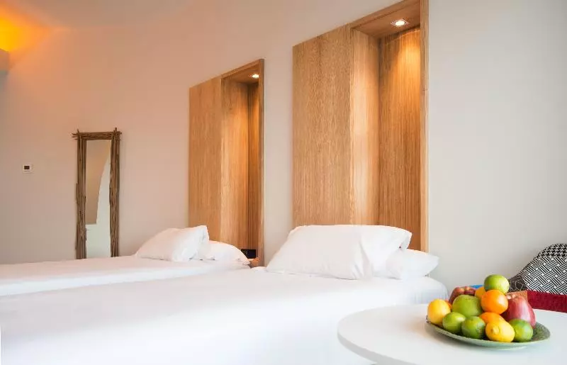 オーシャンビュースタンダードルーム, Higueron Hotel Malaga, Curio Collection By Hilton