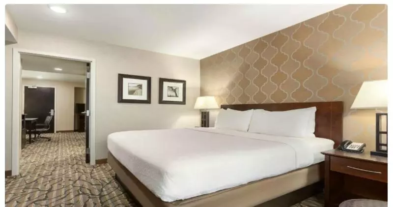 デラックスルーム, Holiday Inn Hotel & Suites Gateway, An Ihg