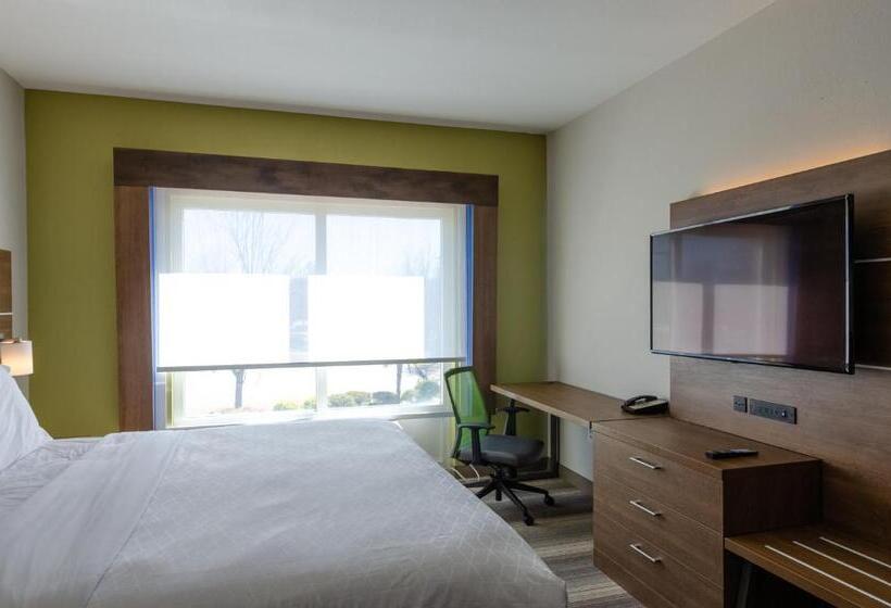 חדר סטנדרט עם מיטת קינג, Holiday Inn Express Hotel & Suites Atlanta Airport West   Camp Creek, An Ihg