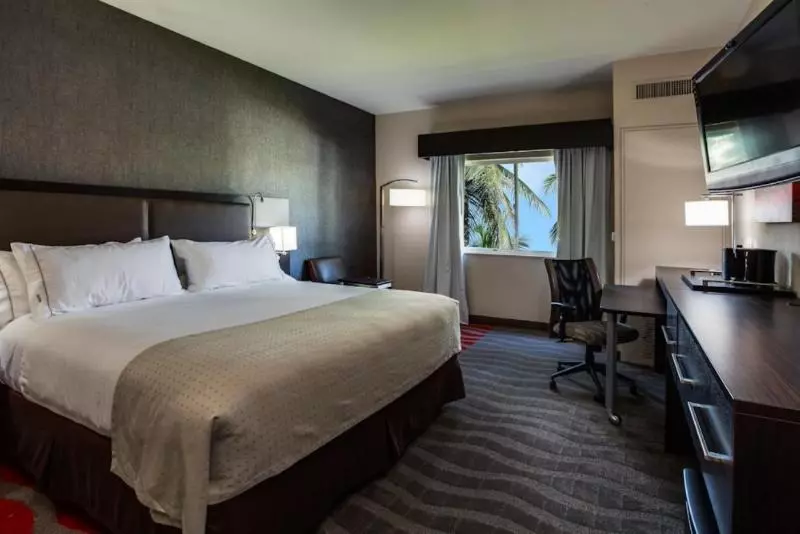 スタンダードルーム, Holiday Inn Express & Suites Naples Downtown   5th Avenue, An Ihg