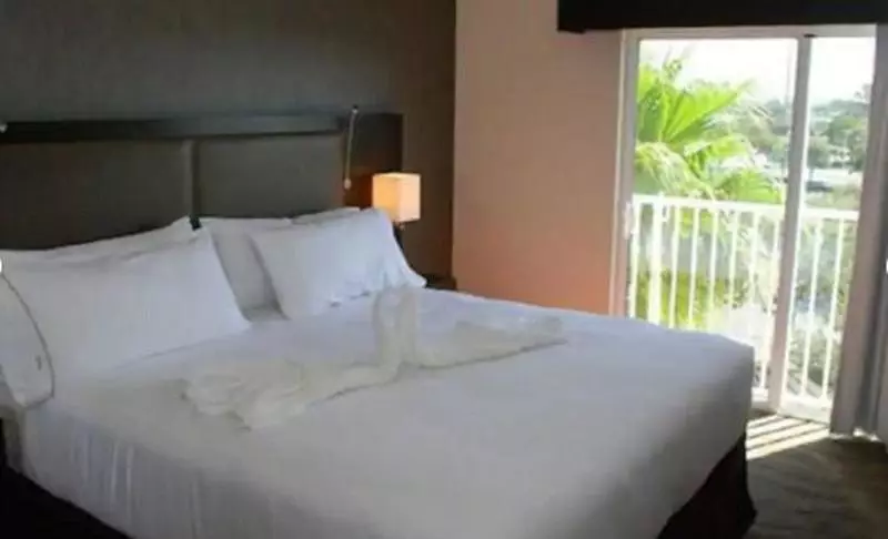 デラックスルーム, Holiday Inn Express & Suites Naples Downtown   5th Avenue, An Ihg