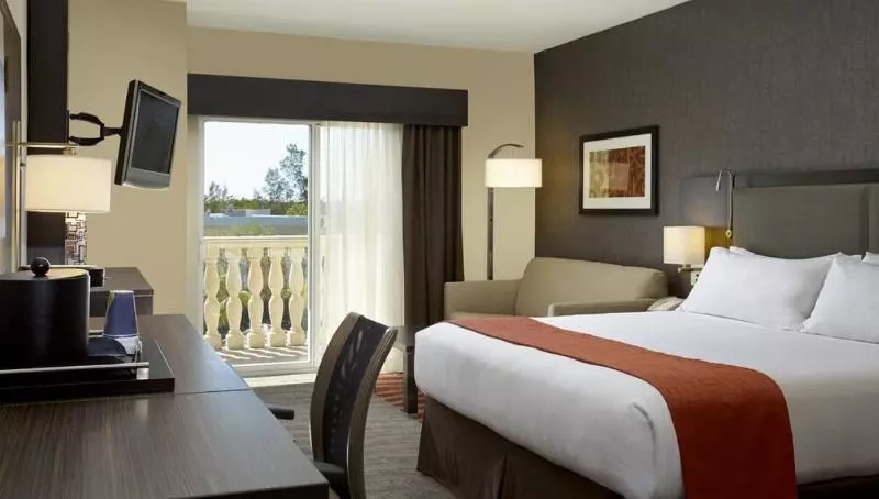 デラックスルーム, Holiday Inn Express & Suites Naples Downtown   5th Avenue, An Ihg