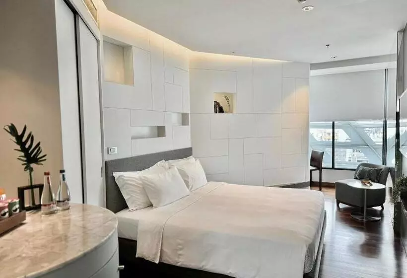 اتاق استاندارد, Lit Bangkok