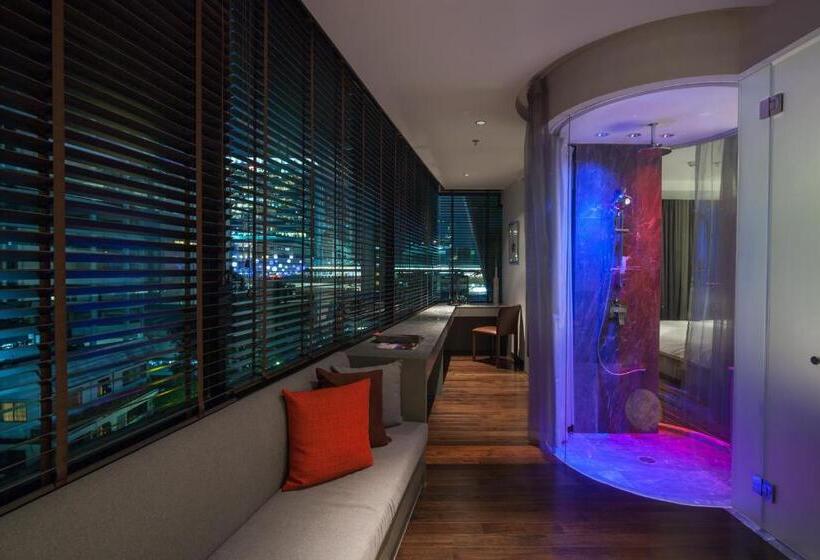 סוויטה, Lit Bangkok