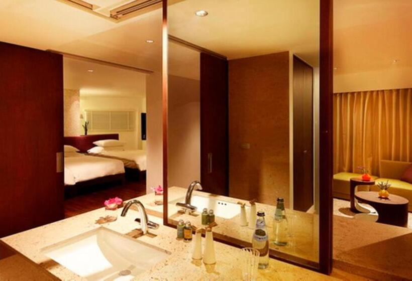 סוויטה דלוקס, Lit Bangkok