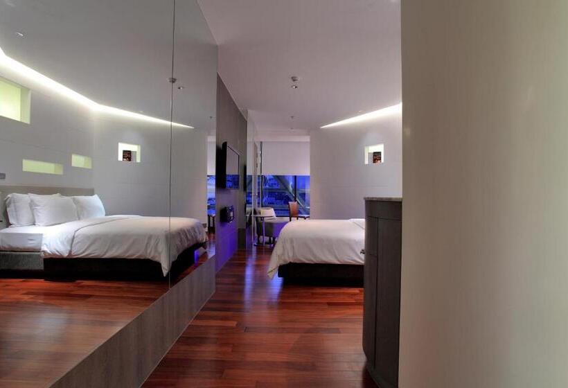 חדר סטנדרט, Lit Bangkok