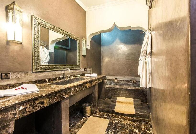 سوییت سوپریور, Riad Elnoujoum