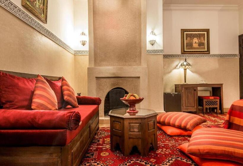 سوییت سوپریور, Riad Elnoujoum