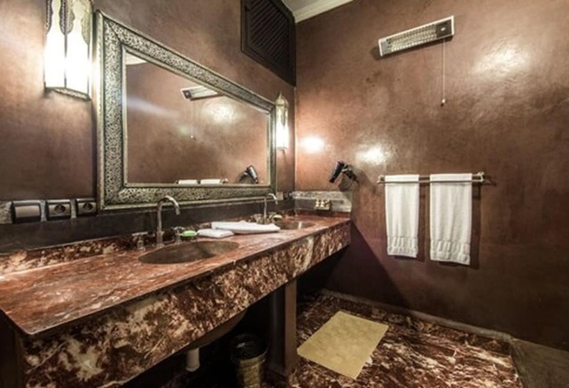 سوییت لوکس, Riad Elnoujoum