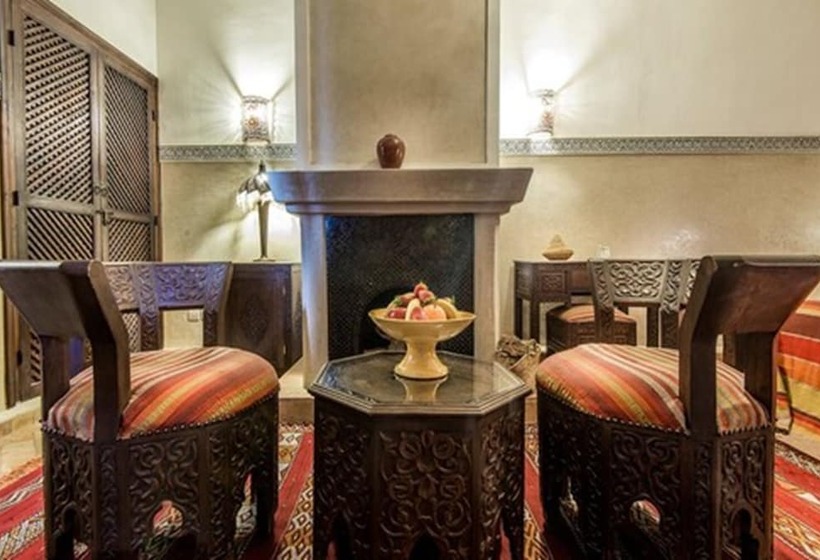 سوییت لوکس, Riad Elnoujoum