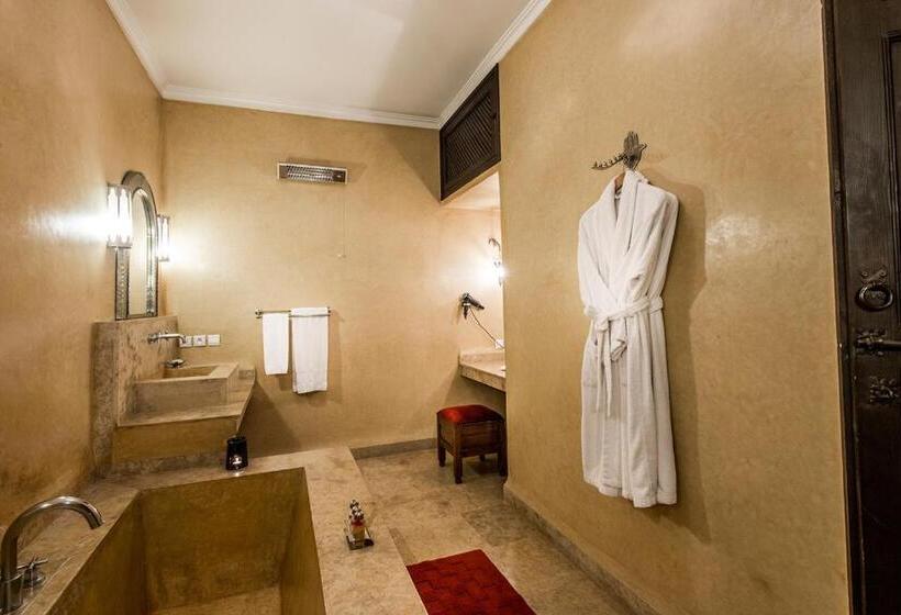 سوییت سوپریور, Riad Elnoujoum