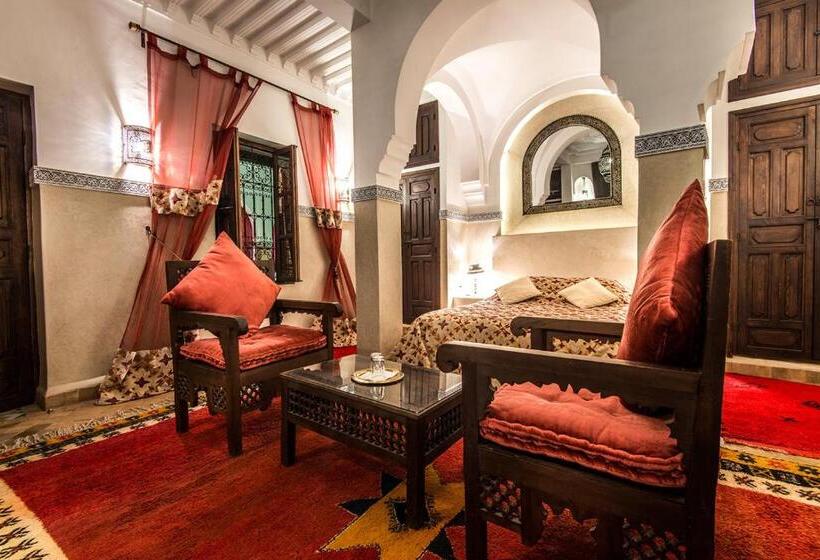 سوییت سوپریور, Riad Elnoujoum