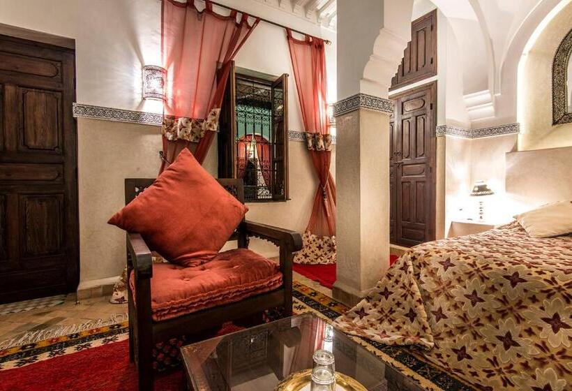 سوییت سوپریور, Riad Elnoujoum