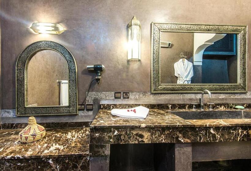 سوییت سوپریور, Riad Elnoujoum