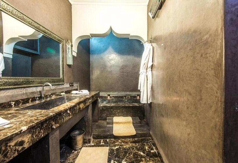 سوییت سوپریور, Riad Elnoujoum