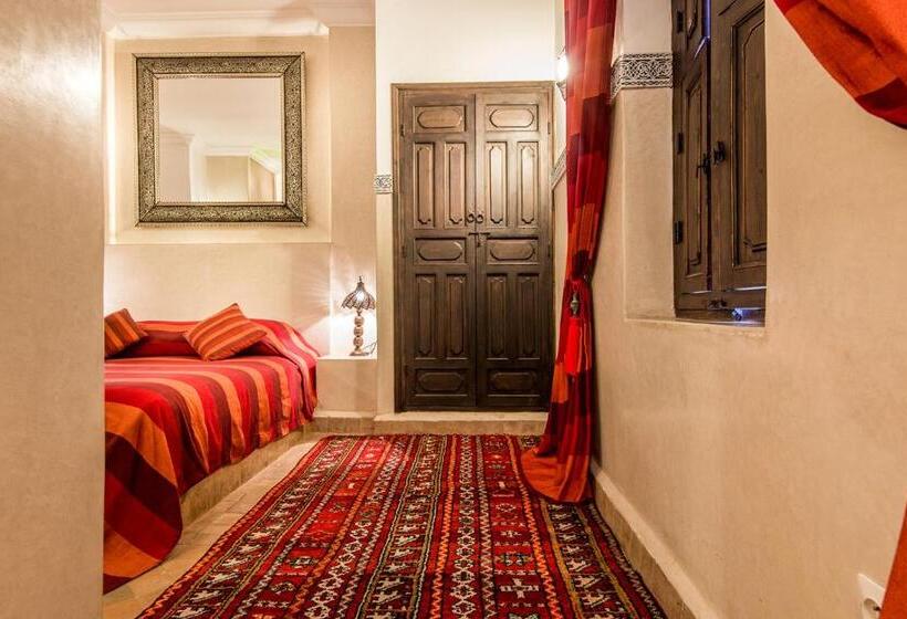 سوییت سوپریور, Riad Elnoujoum