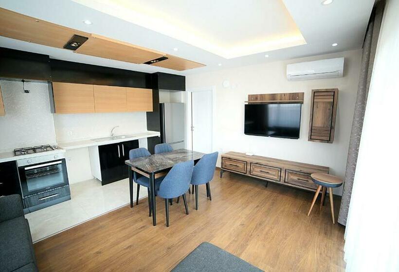 سوییت لوکس, Flower City Suits