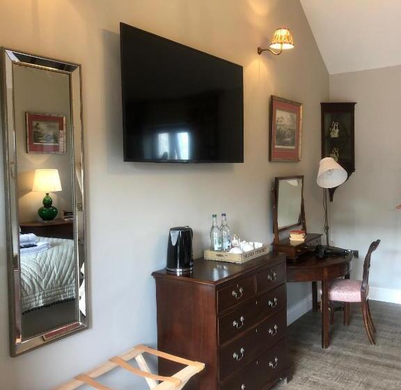 غرفة قياسية سرير كينج, The George Inn