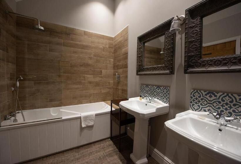 غرفة قياسية سرير كينج, The George Inn