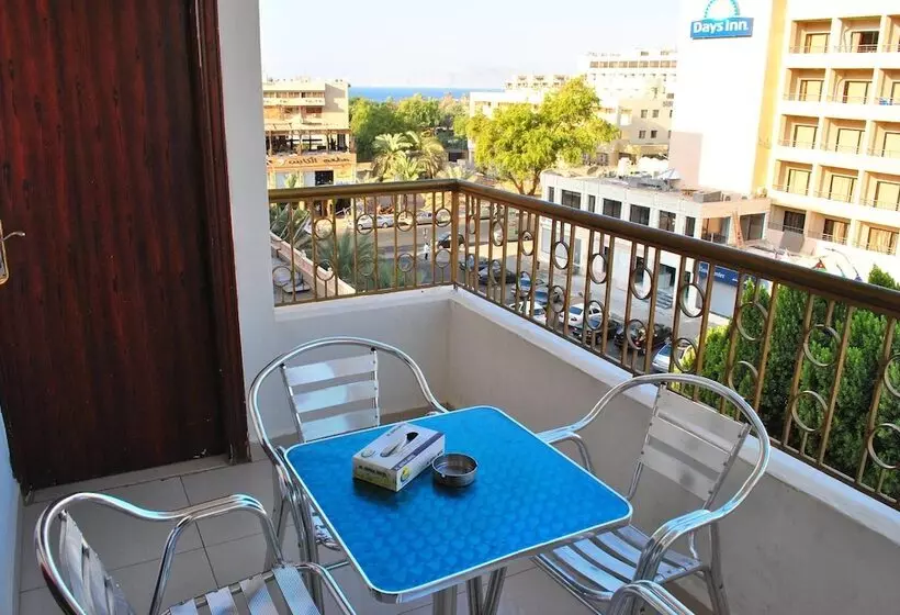 اتاق استاندارد سه نفره, Al Qidra Hotel & Suites Aqaba