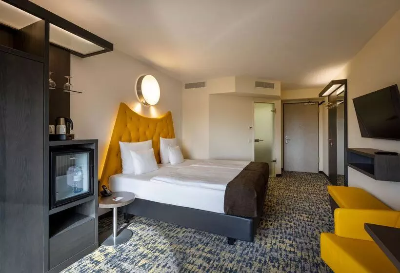 Superior-huone, Arcotel Onyx Hamburg