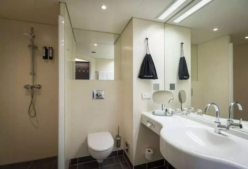 Superior-huone, Arcotel Onyx Hamburg