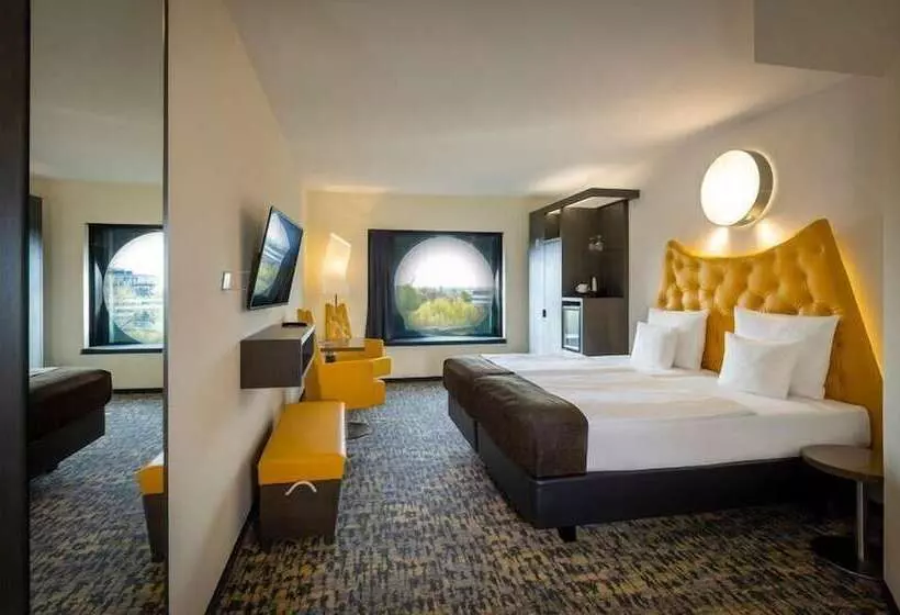 Superior-huone, Arcotel Onyx Hamburg