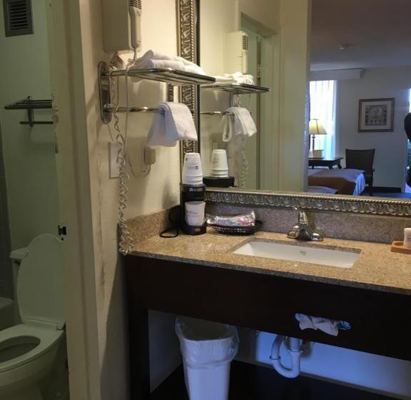 غرفة قياسية سرير كينج, Baymont By Wyndham Rocky Mount I95