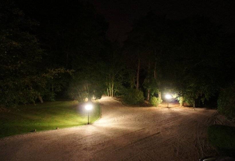 غرفة ديلوكس, Claverton