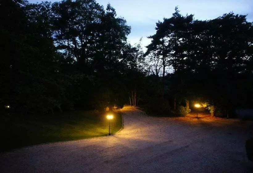 デラックスルーム, Claverton