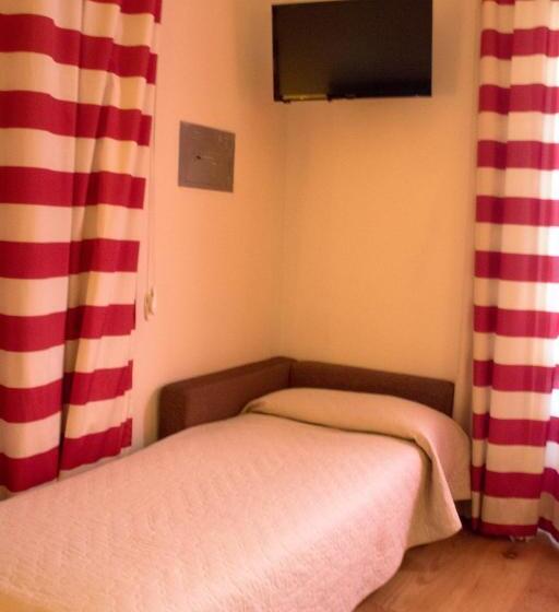 חדר דלוקס לשלושה, Country Hotel Le Querce